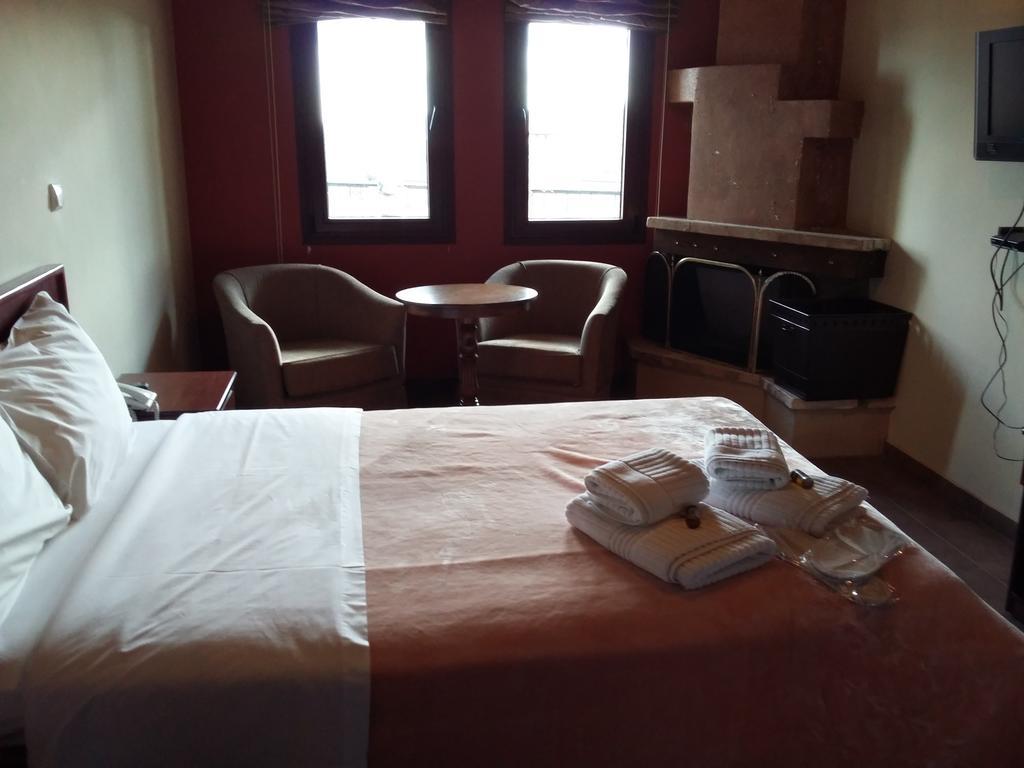 Voreas Hotel Káto Loutrákion Chambre photo