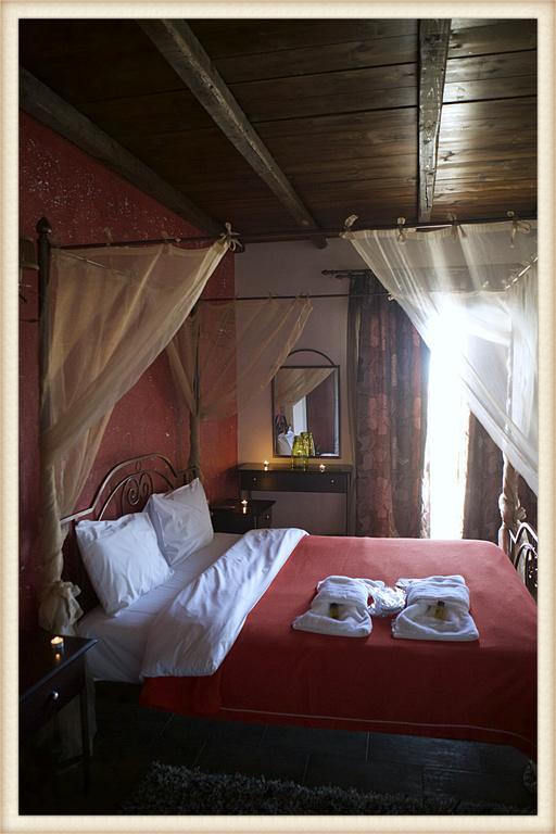 Voreas Hotel Káto Loutrákion Chambre photo