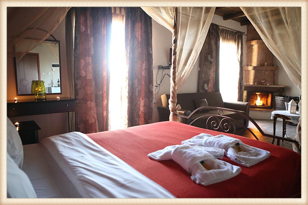 Voreas Hotel Káto Loutrákion Chambre photo