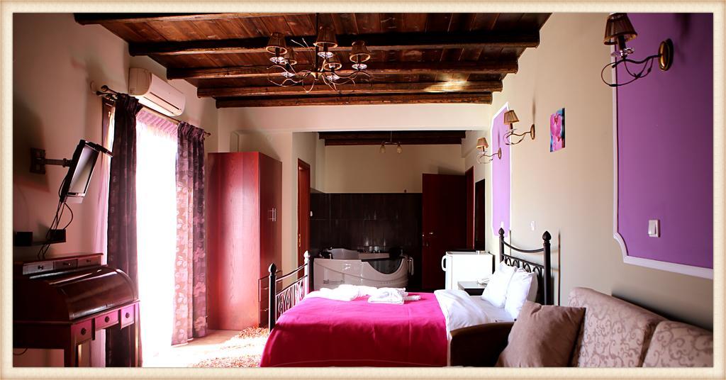 Voreas Hotel Káto Loutrákion Chambre photo