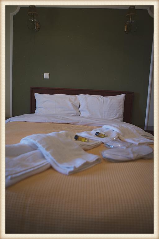 Voreas Hotel Káto Loutrákion Chambre photo
