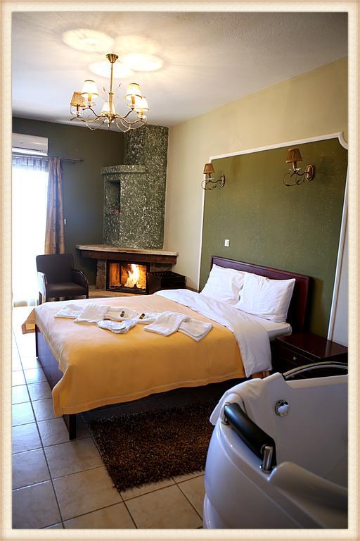 Voreas Hotel Káto Loutrákion Chambre photo