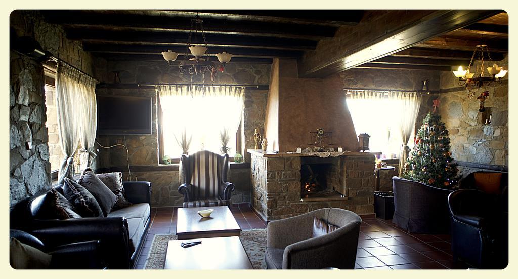 Voreas Hotel Káto Loutrákion Extérieur photo